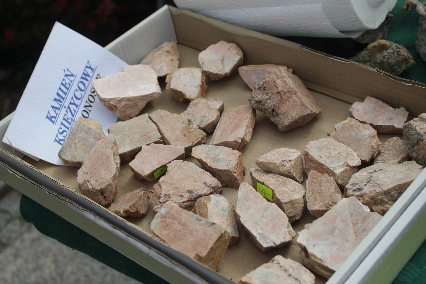 ogladali-i-kupowali-mineray-77019