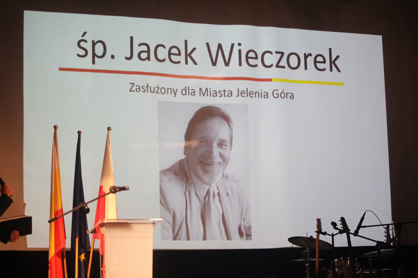 zasuzeni-i-nagrodzony-77036