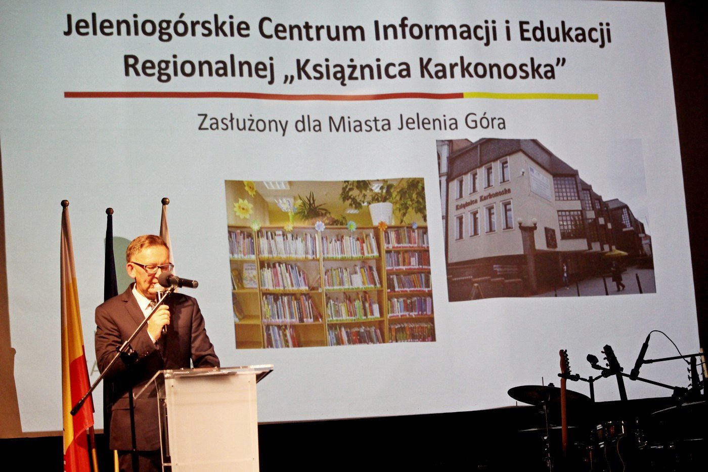 zasuzeni-i-nagrodzony-77036