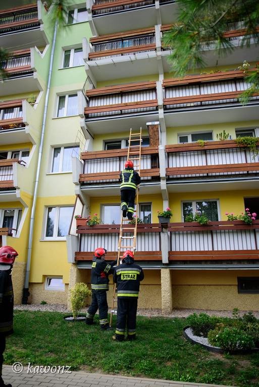 strazacy-gasili-w-bloku-ponacy-garnek-77051