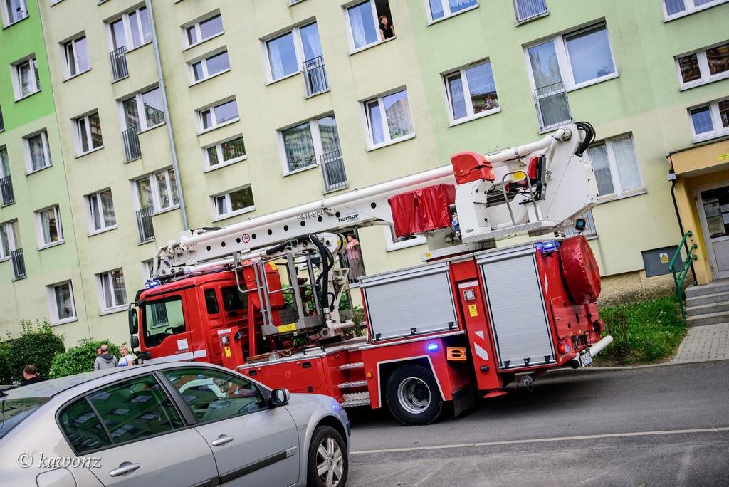 strazacy-gasili-w-bloku-ponacy-garnek-77051