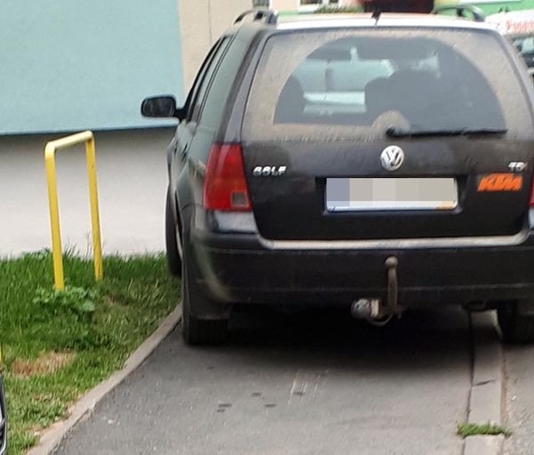 czerwona-kartka-za-takie-parkowanie-77099