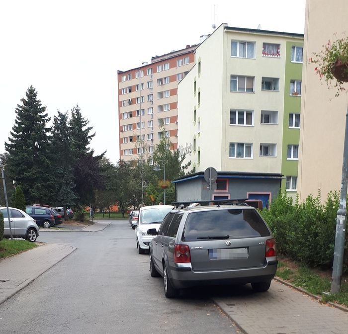 czerwona-kartka-za-takie-parkowanie-77099