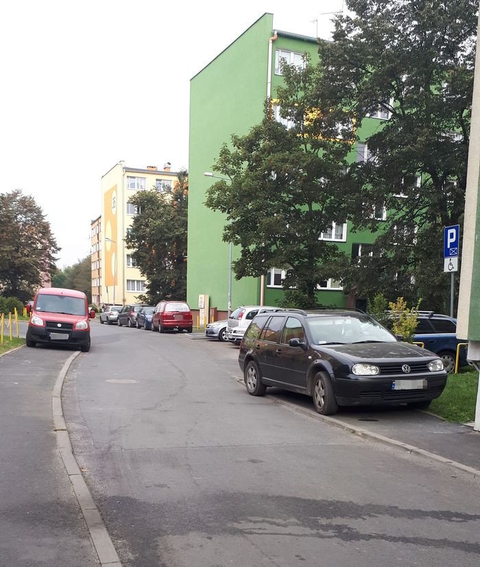 czerwona-kartka-za-takie-parkowanie-77099