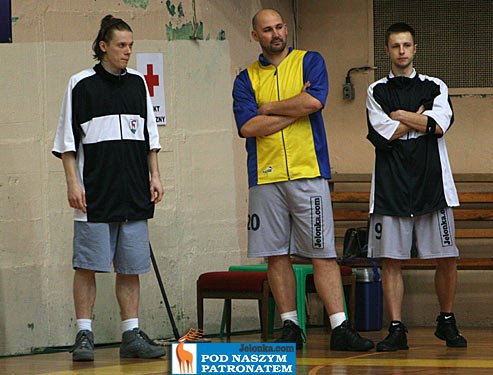 lider-na-kolanach-7721