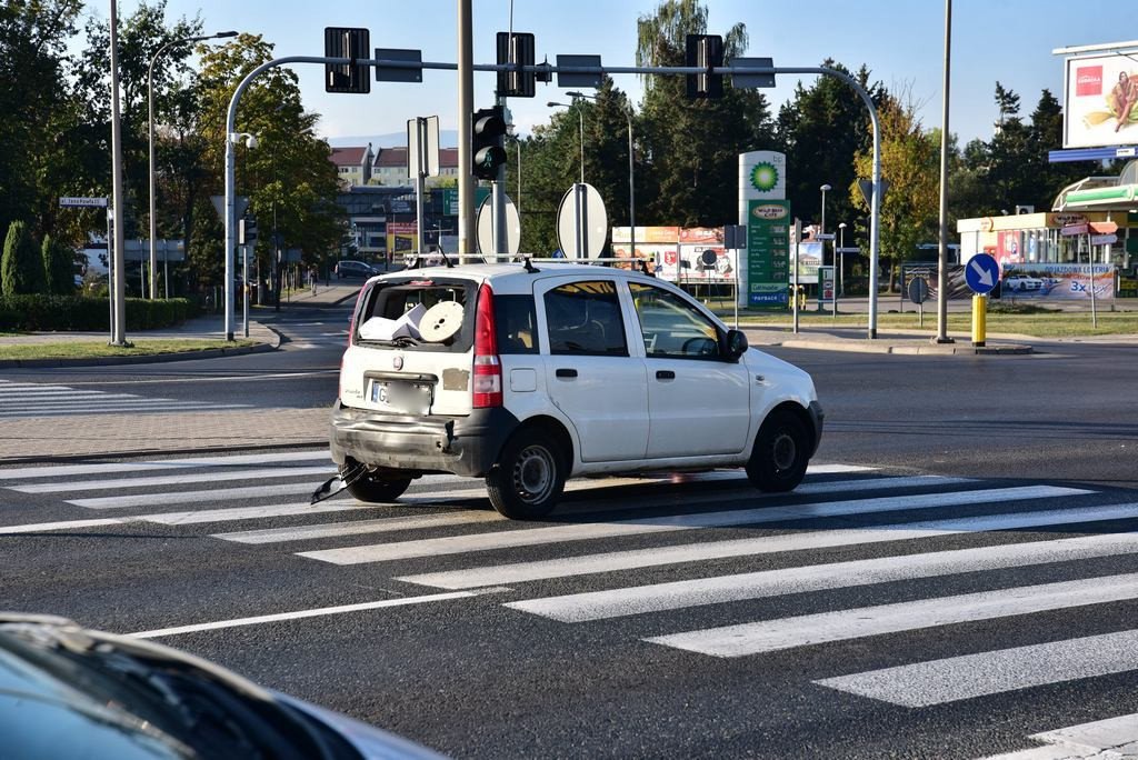 zderzenie-trzech-aut-77210
