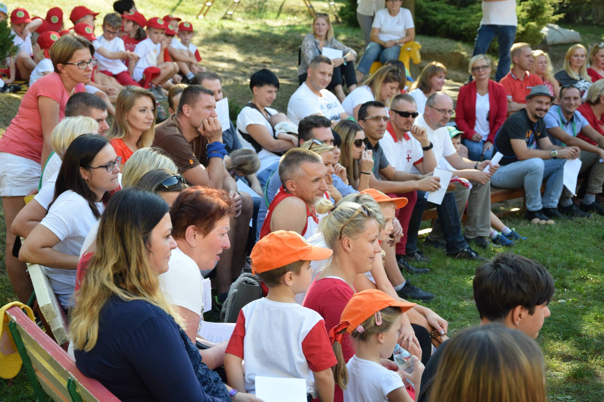 biaoczerwono-w-okraglaczku-77257