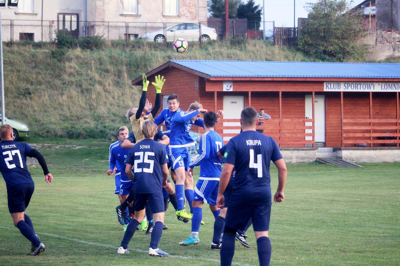 gowa-przebili-omnicki-mur-77312
