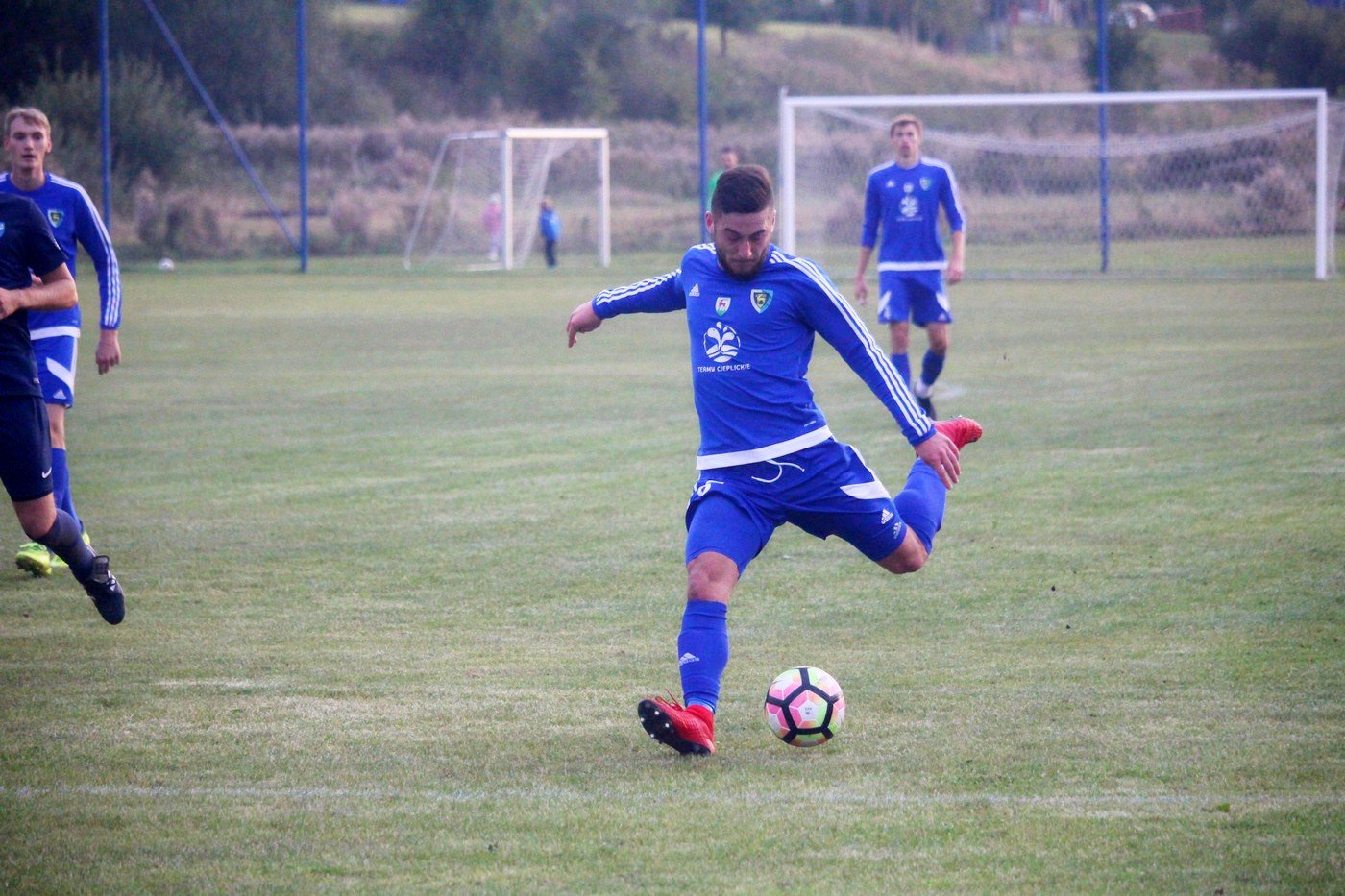 gowa-przebili-omnicki-mur-77312