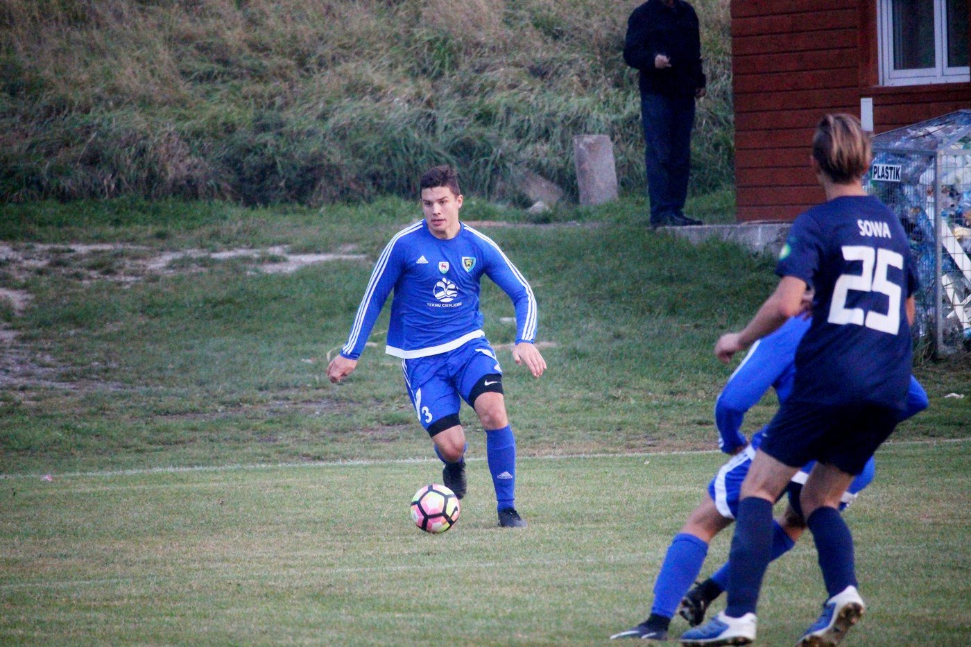 gowa-przebili-omnicki-mur-77312
