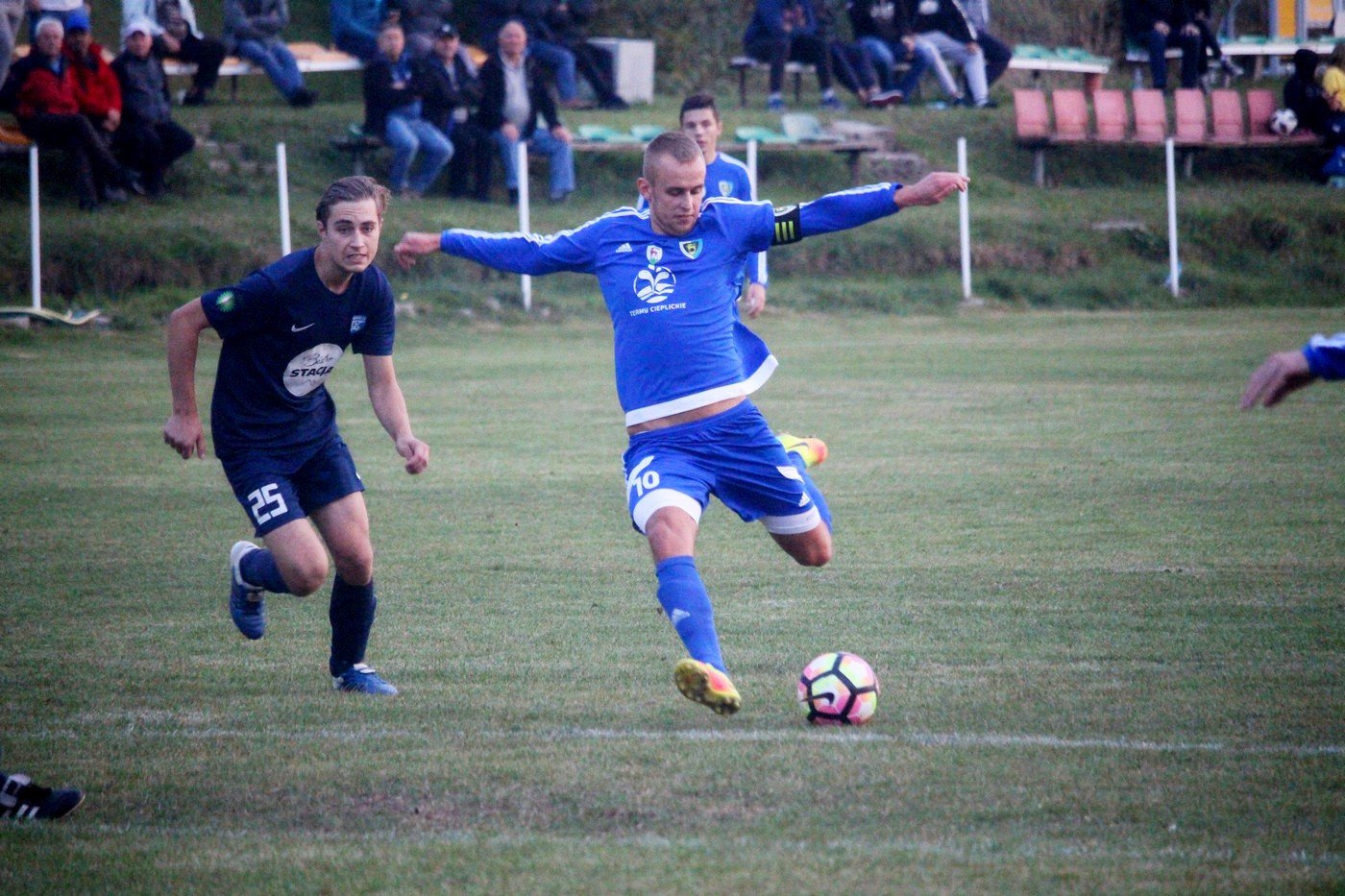 gowa-przebili-omnicki-mur-77312