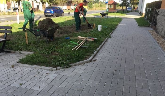 porzadki-na-skwerze-w-mysakowicach-77334