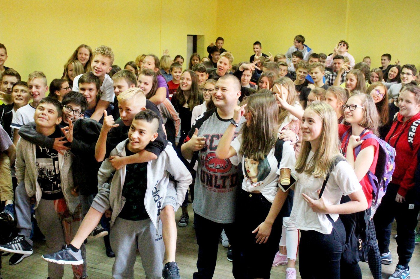 rymcerze-w-szkoach-w-susznej-sprawie-77339