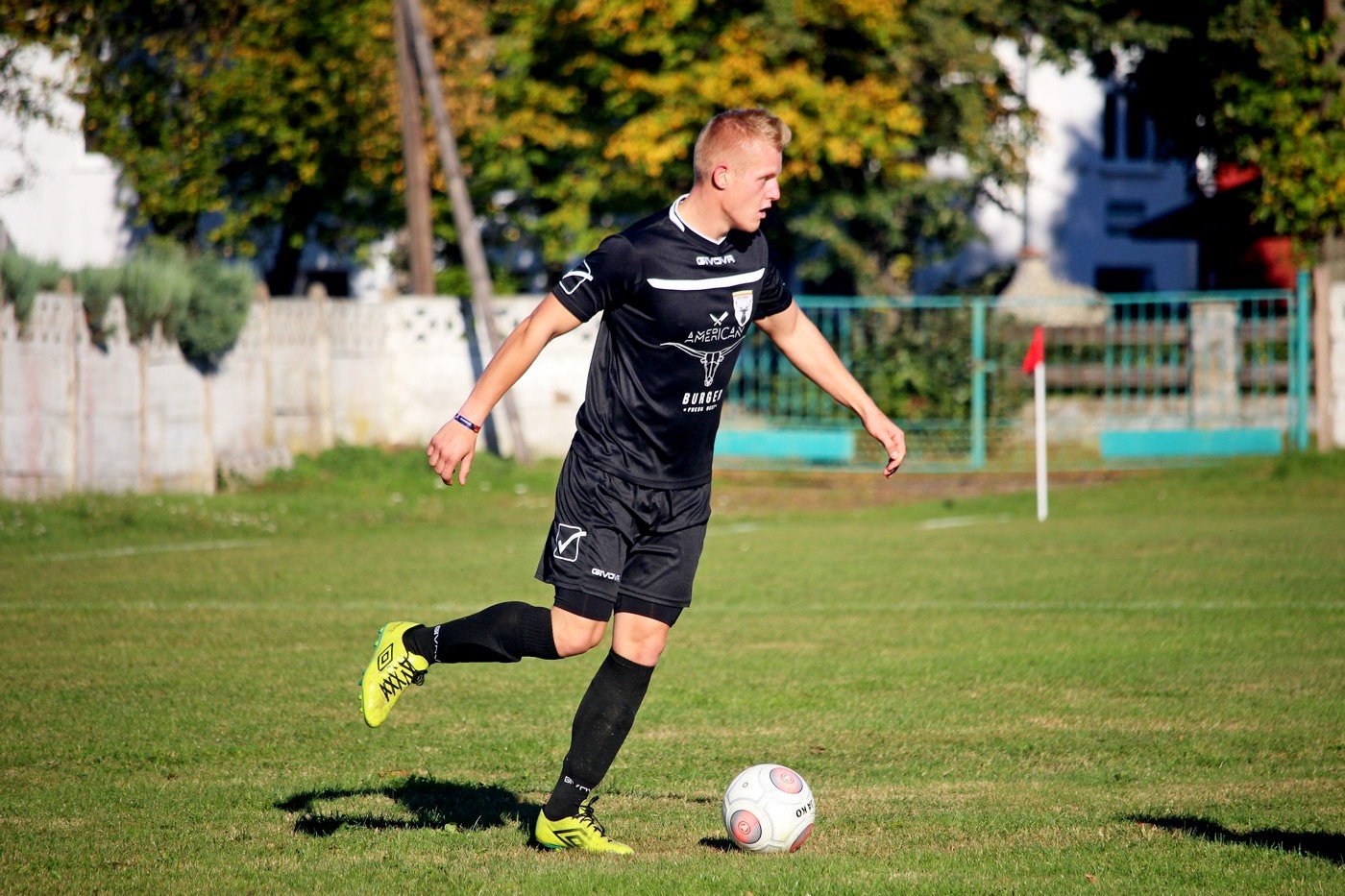 lider-zbyt-mocny-77380