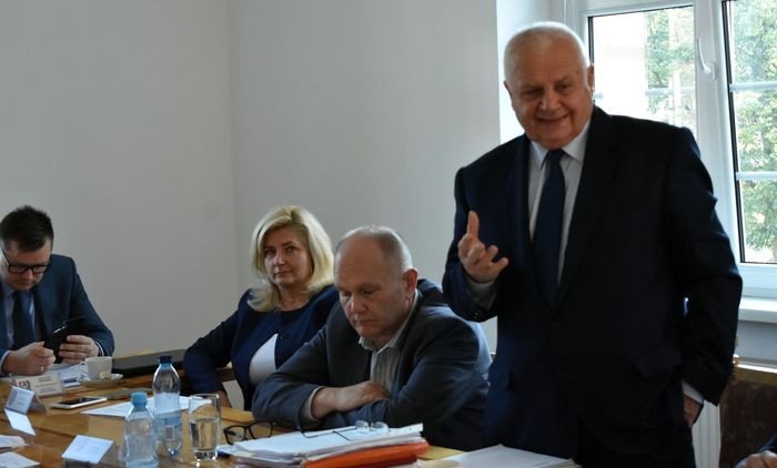 w-radzie-powiatu-przedwyborcze-ostatki-77401