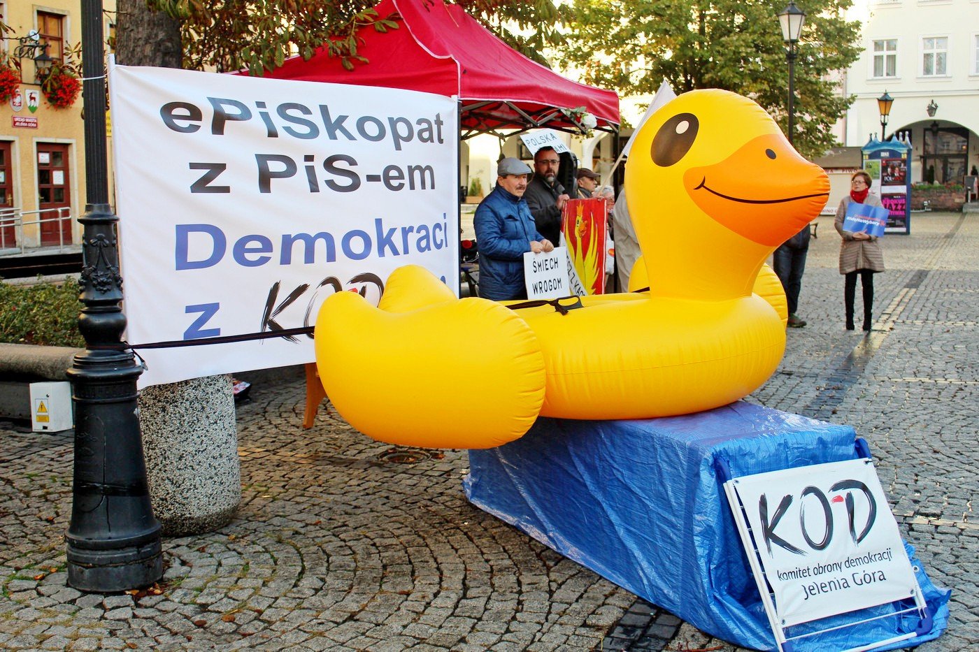 smiech-wrogom-ojczyzny-77449