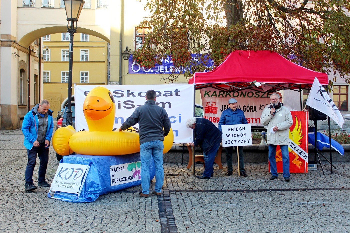smiech-wrogom-ojczyzny-77449