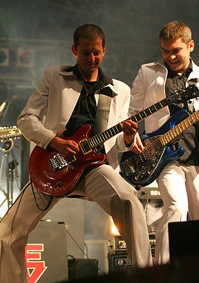 czerwonych-gitar-czar-7750