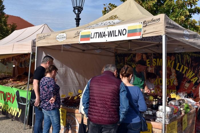 tumy-na-jarmarku-77509