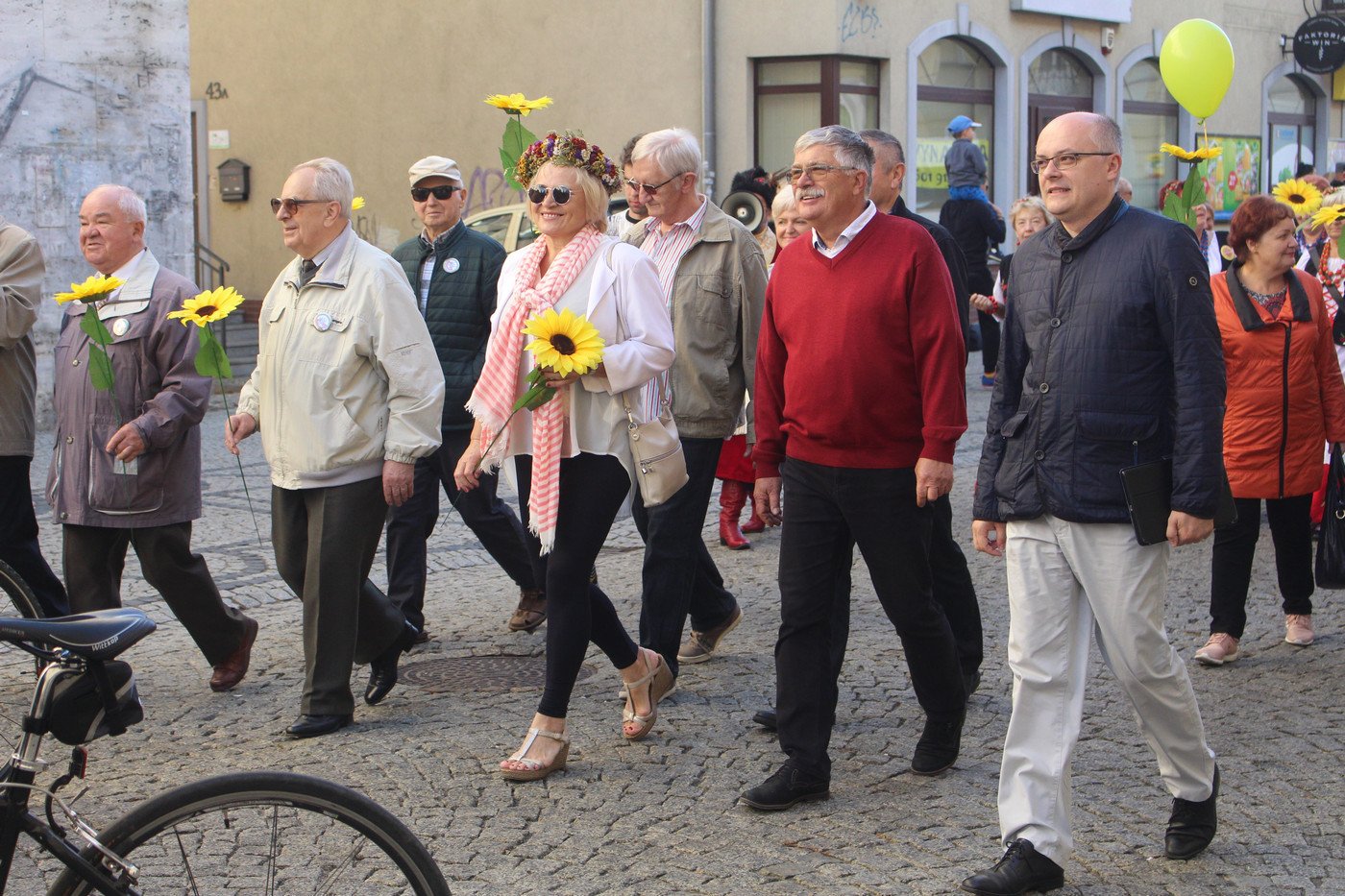 miasto-w-rekach-seniorow-77517
