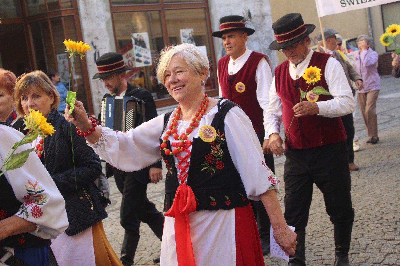 miasto-w-rekach-seniorow-77517