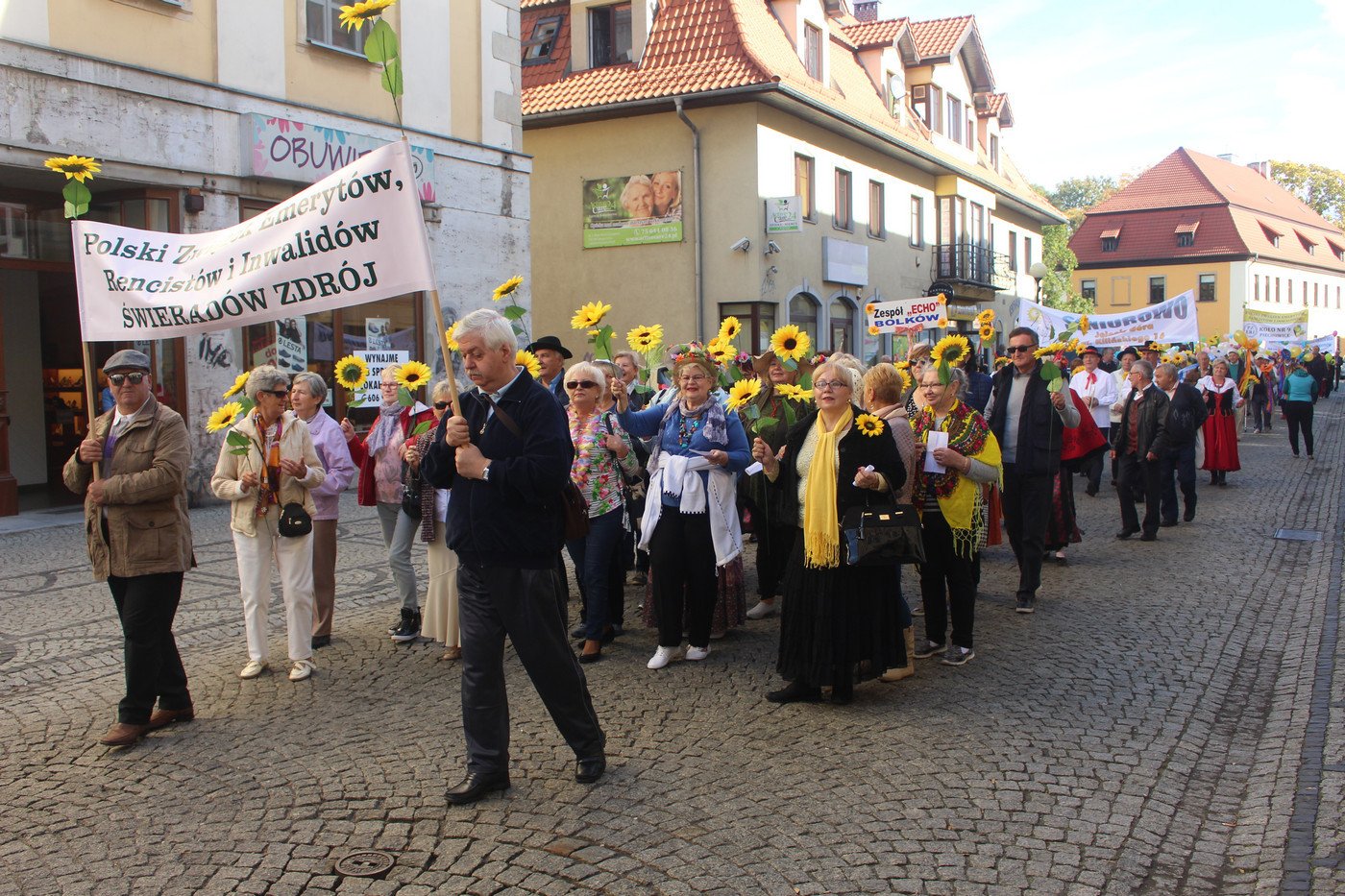 miasto-w-rekach-seniorow-77517
