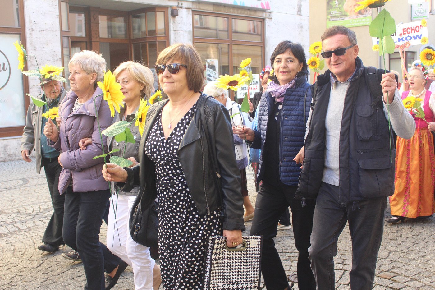 miasto-w-rekach-seniorow-77517