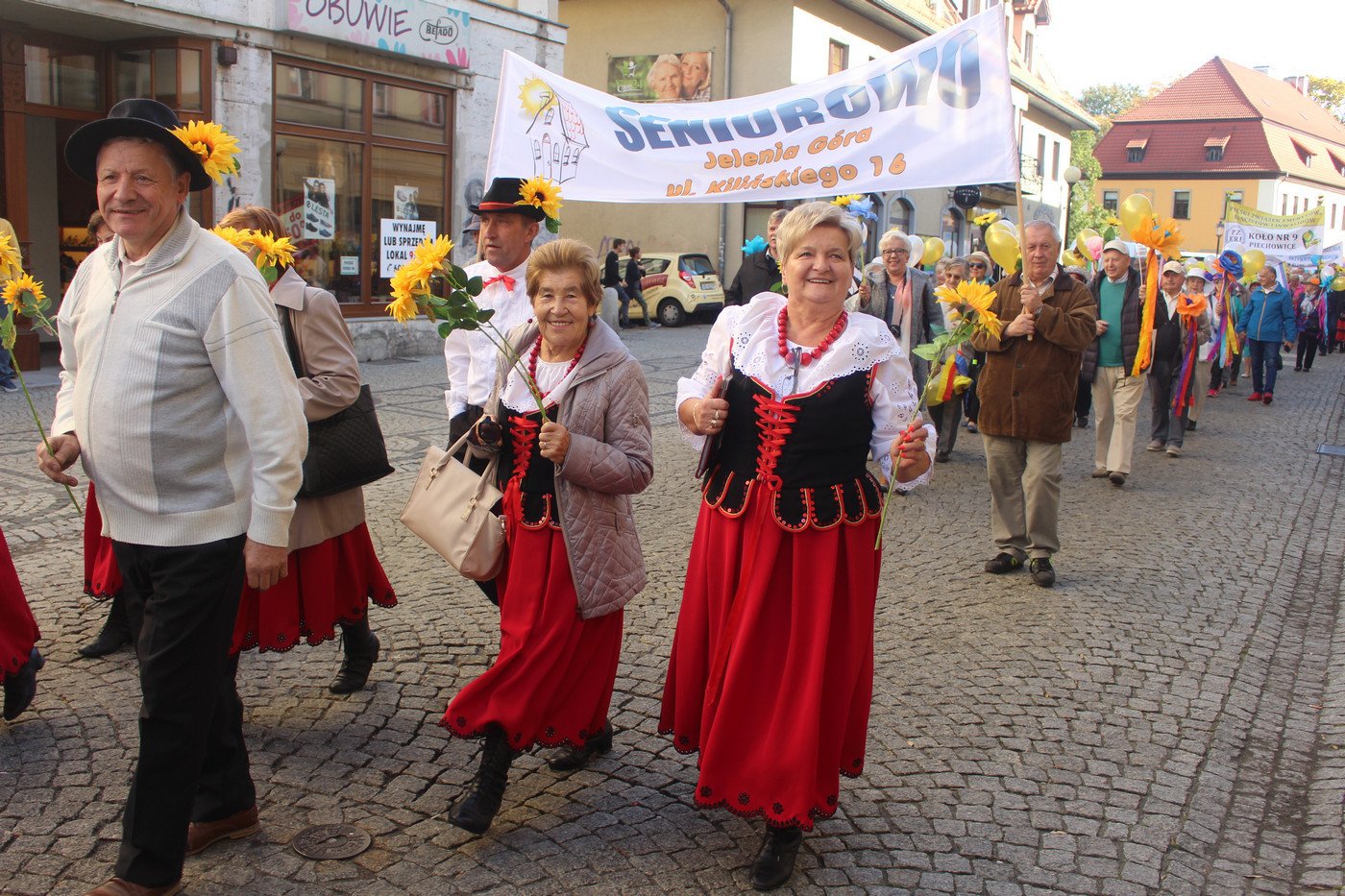 miasto-w-rekach-seniorow-77517