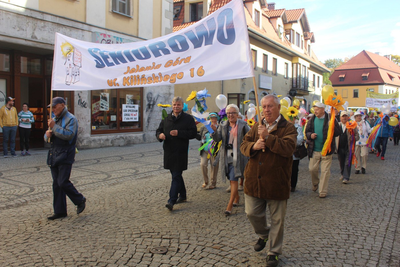 miasto-w-rekach-seniorow-77517
