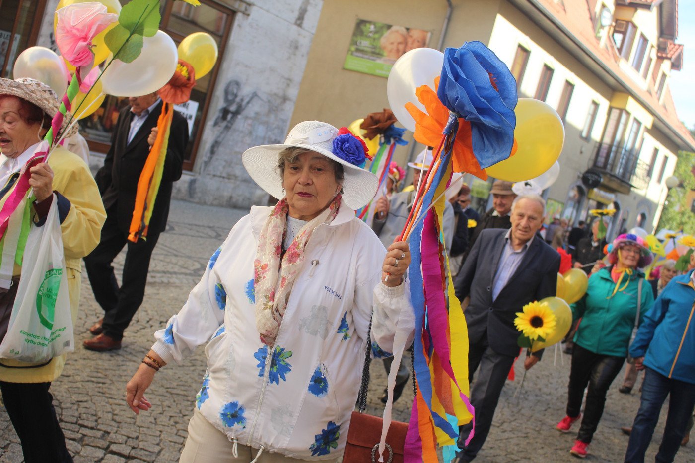 miasto-w-rekach-seniorow-77517