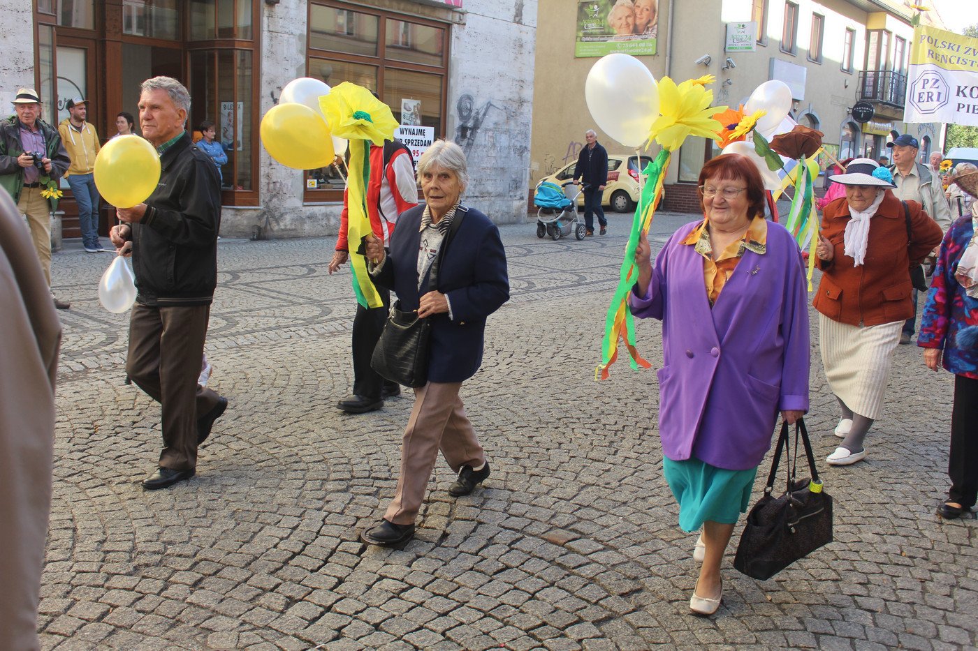 miasto-w-rekach-seniorow-77517