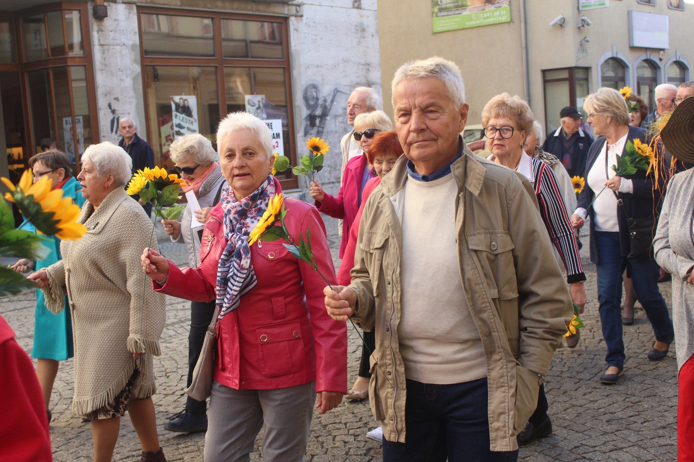 miasto-w-rekach-seniorow-77517