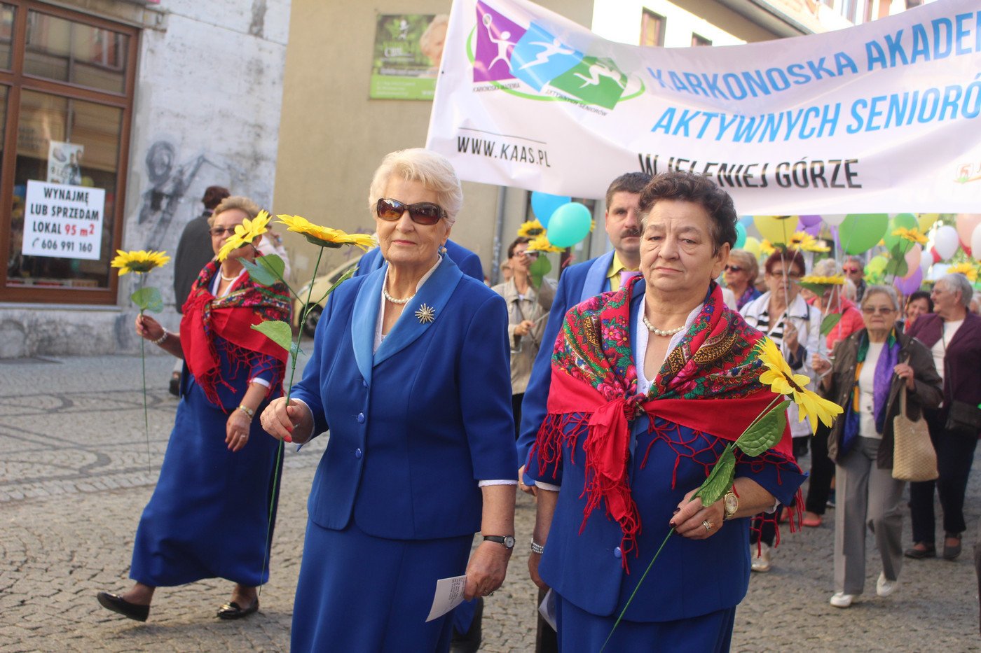 miasto-w-rekach-seniorow-77517