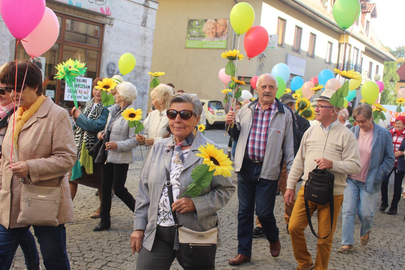 miasto-w-rekach-seniorow-77517