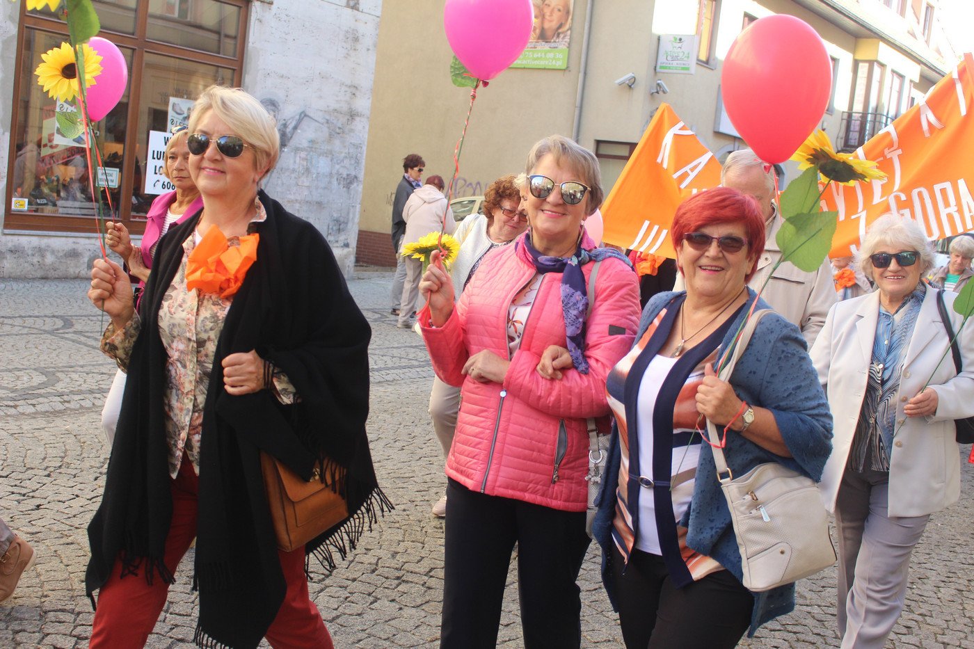 miasto-w-rekach-seniorow-77517