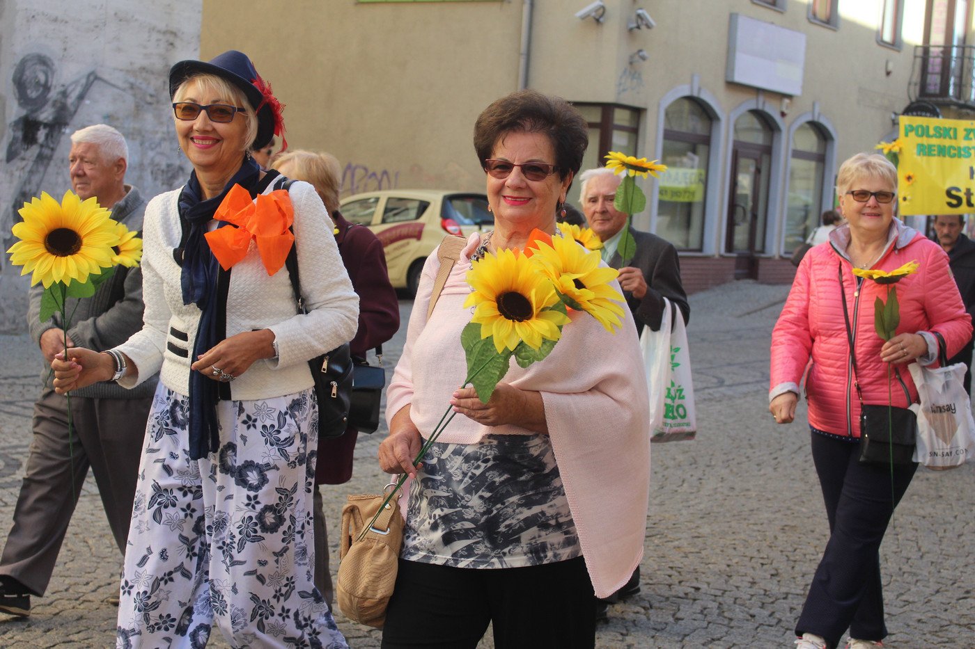 miasto-w-rekach-seniorow-77517