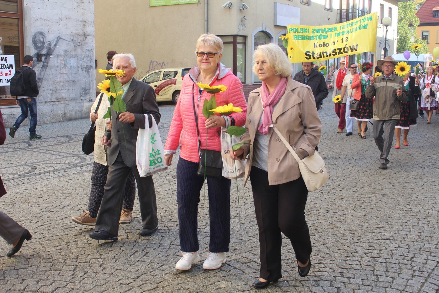 miasto-w-rekach-seniorow-77517