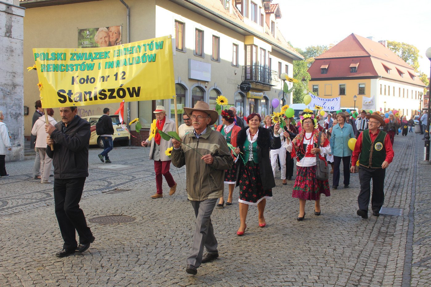 miasto-w-rekach-seniorow-77517