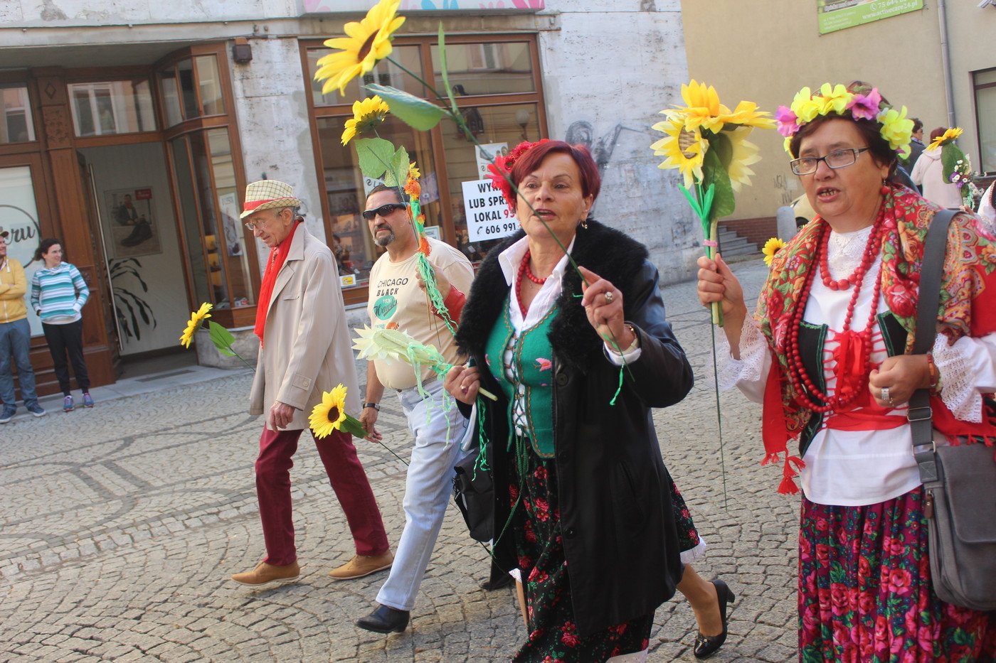 miasto-w-rekach-seniorow-77517