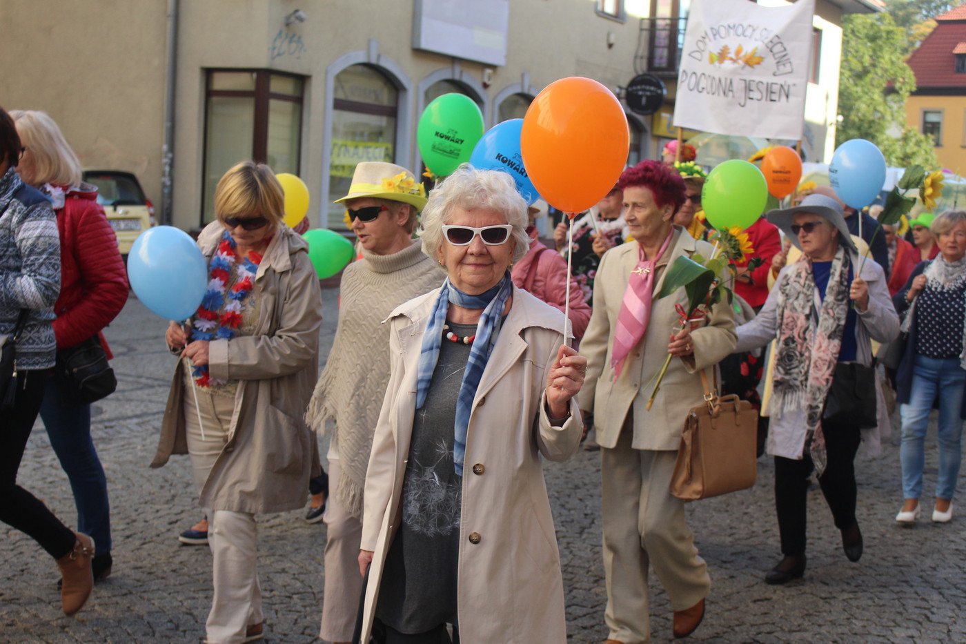 miasto-w-rekach-seniorow-77517