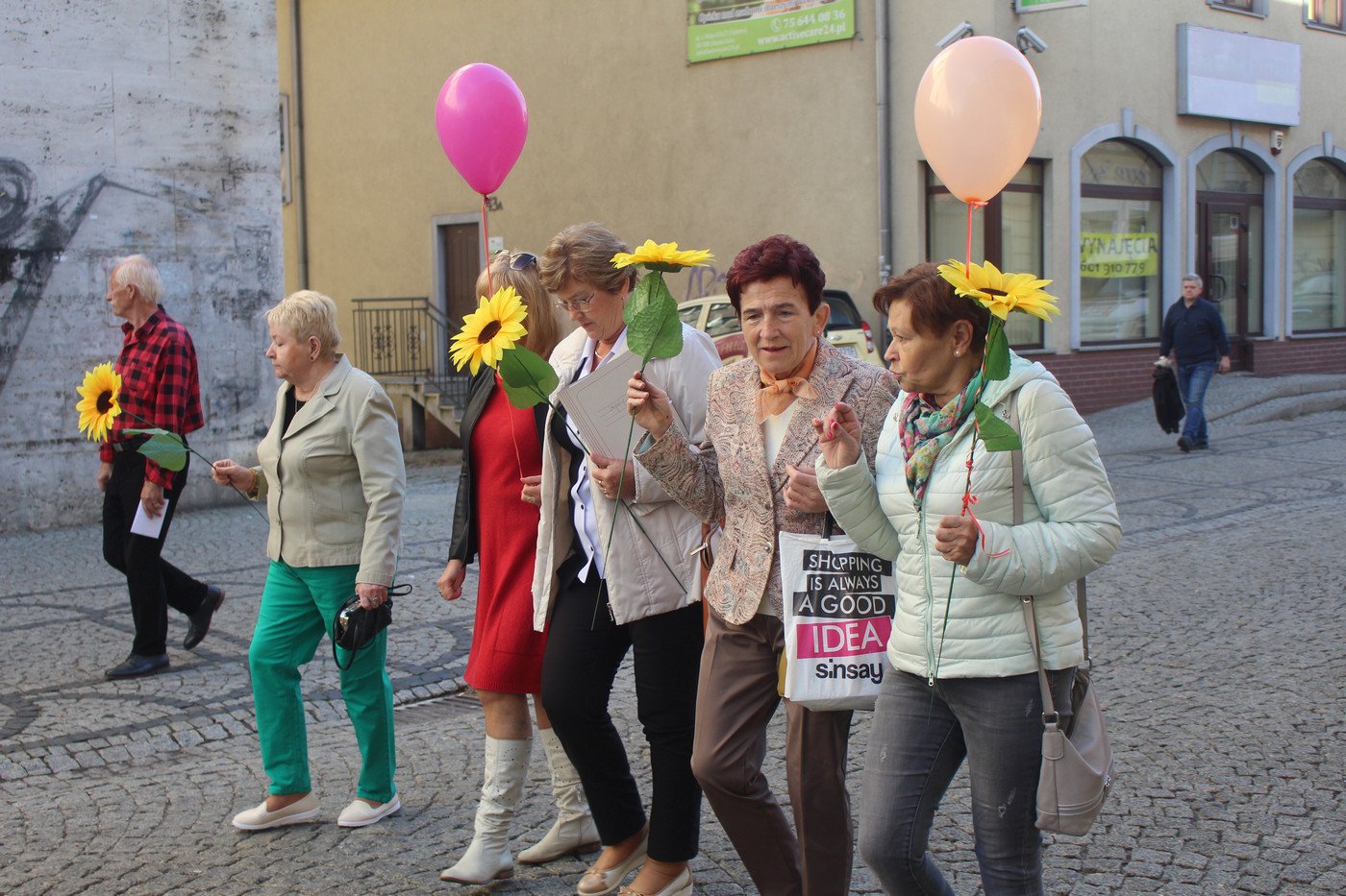 miasto-w-rekach-seniorow-77517