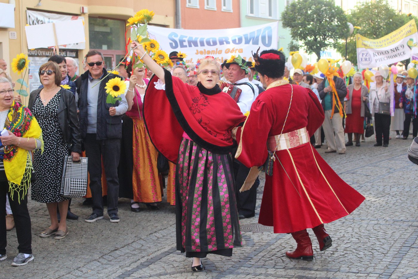 miasto-w-rekach-seniorow-77517
