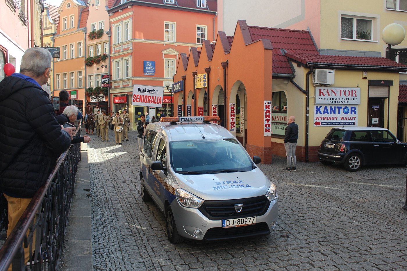 miasto-w-rekach-seniorow-77517
