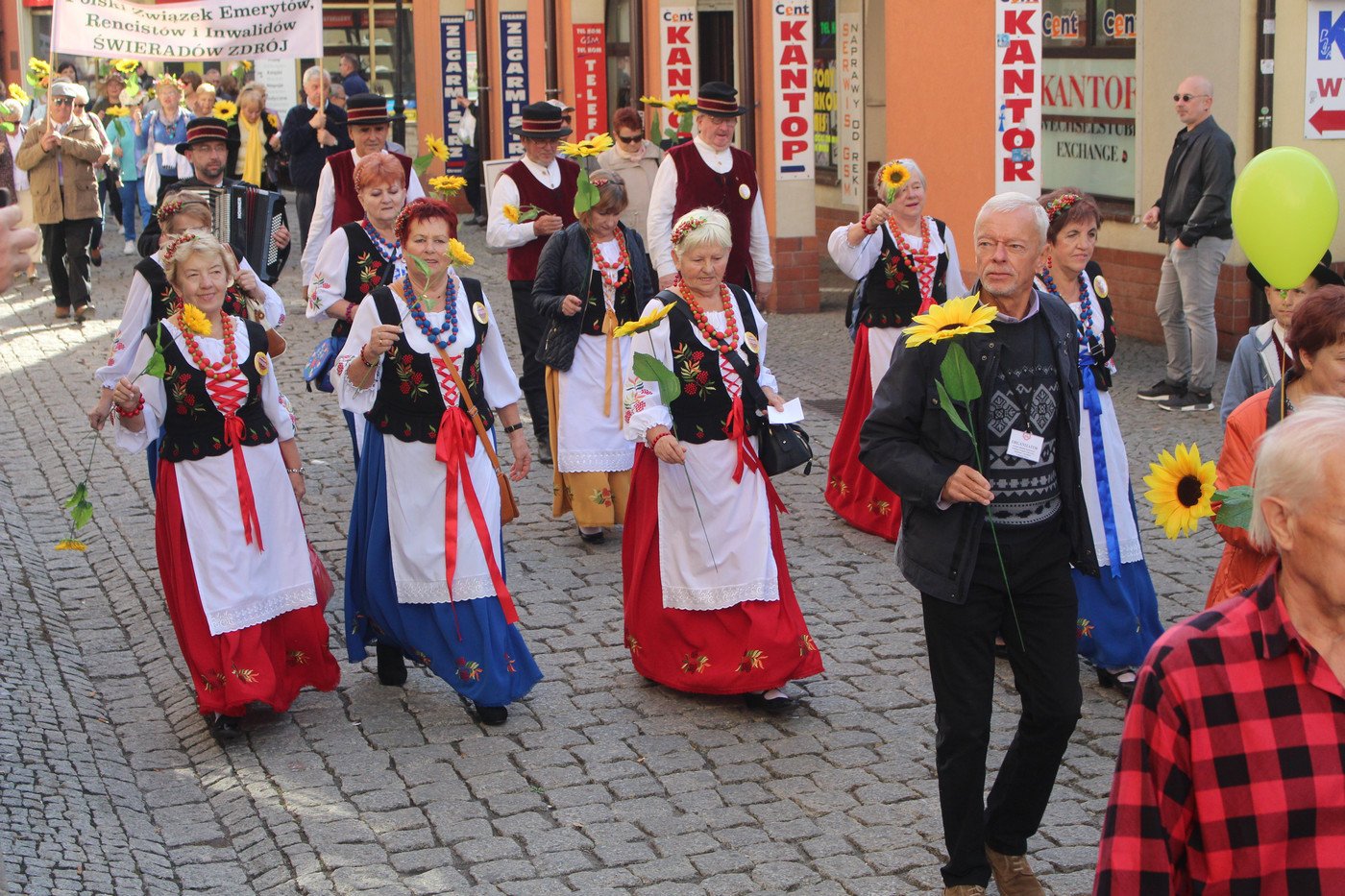 miasto-w-rekach-seniorow-77517