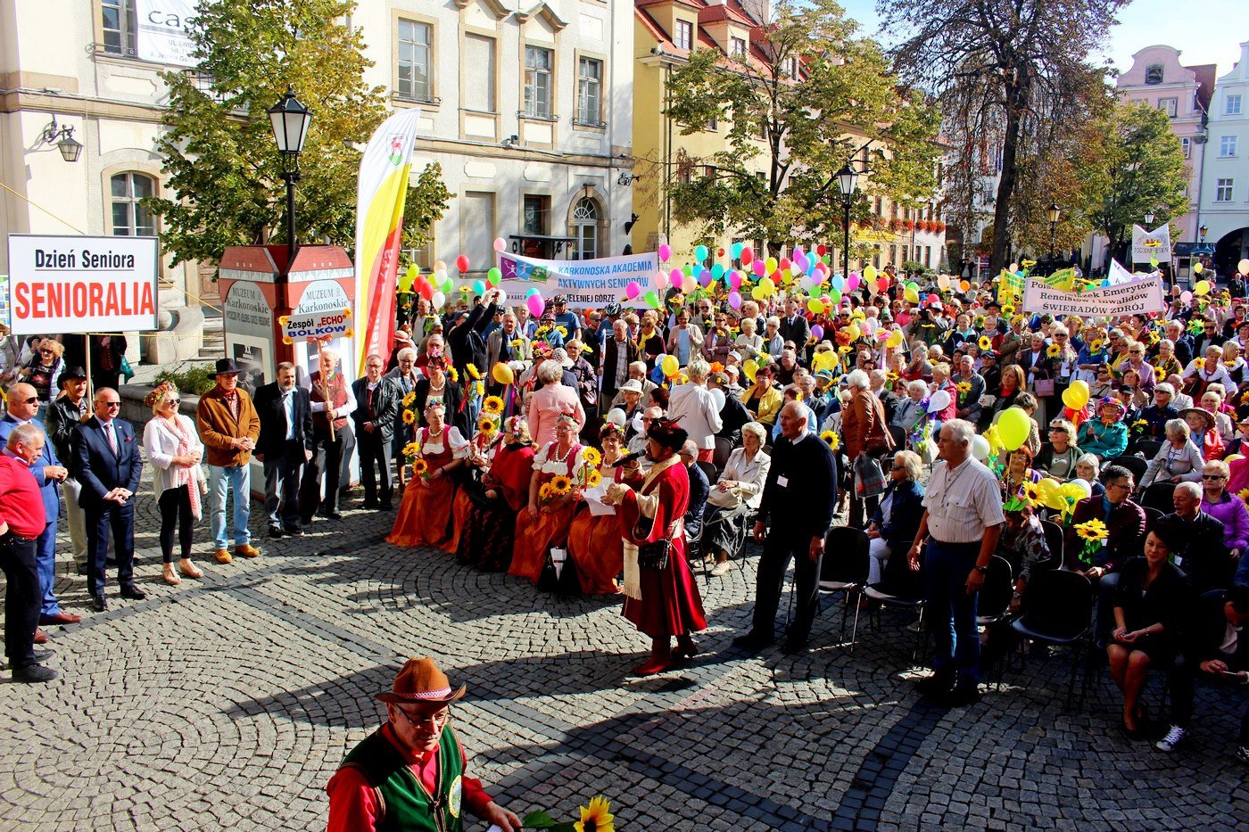 miasto-w-rekach-seniorow-77517