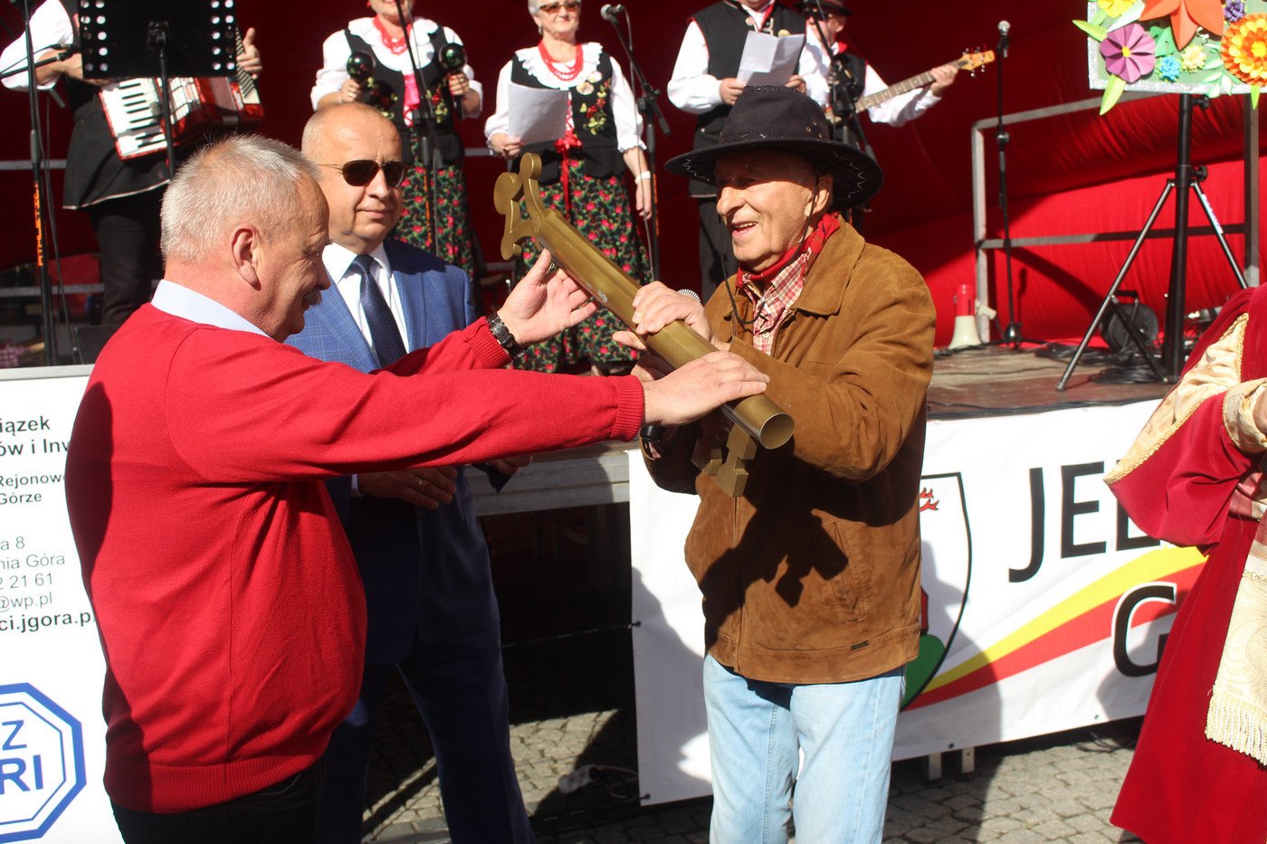 miasto-w-rekach-seniorow-77517