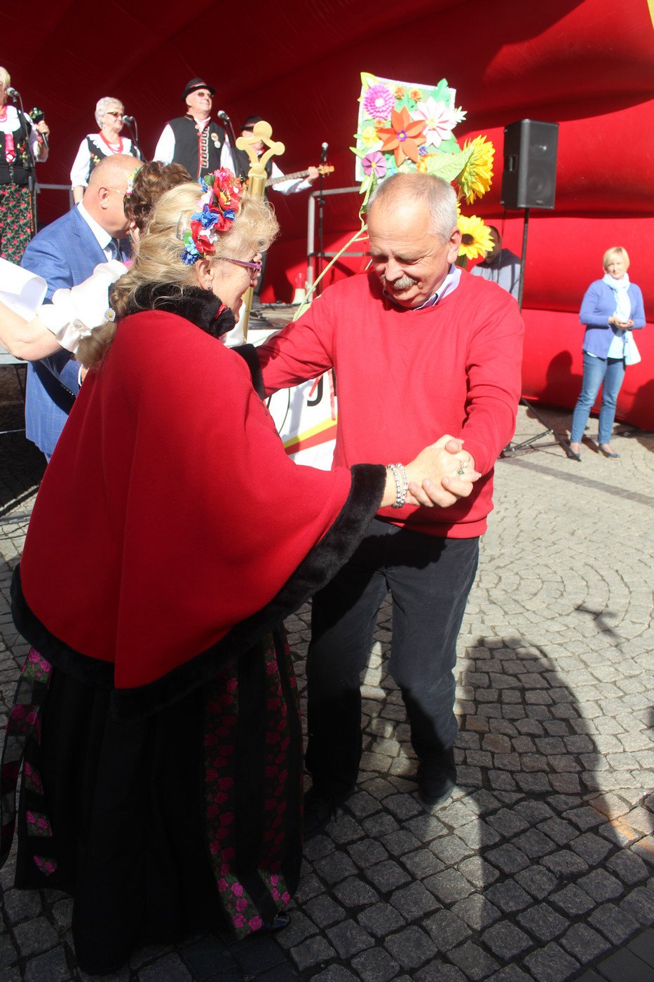 miasto-w-rekach-seniorow-77517
