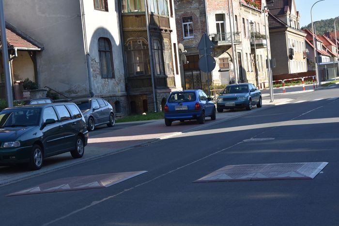 felerne-progi-zwalniajace-77521