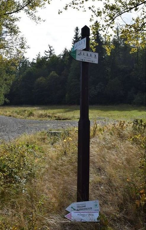 wandale-zniszczyli-oznakowanie-szlakow-77541