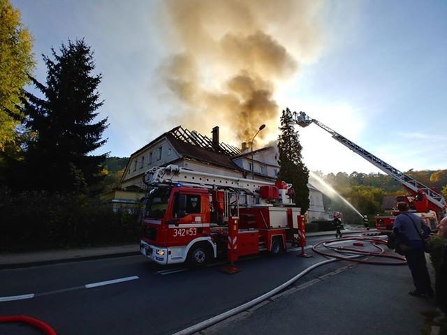 pozar-budynku-w-piechowicach-77547